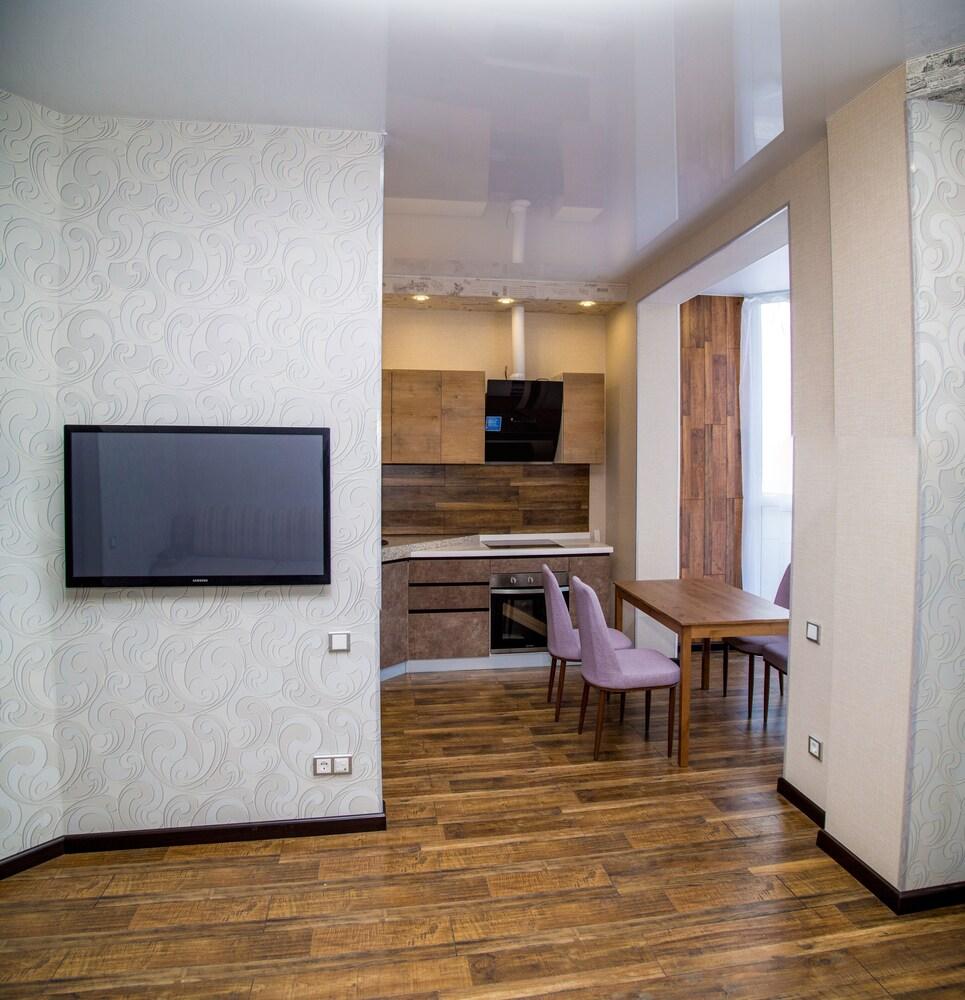 Apartment on Komarova 58-1a