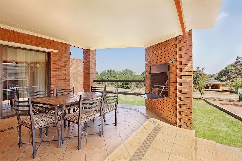 Monateng Safari Lodge