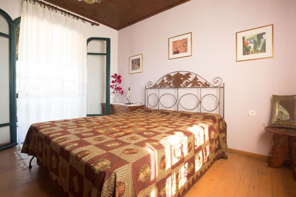 Gorgeous Stone Cottage by the sea