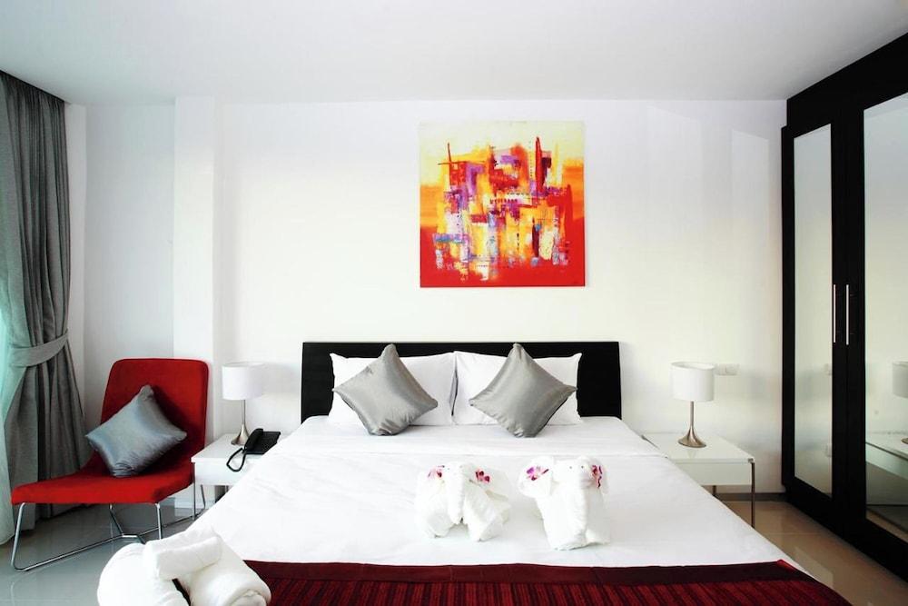 One World One Home Naiharn Hotel