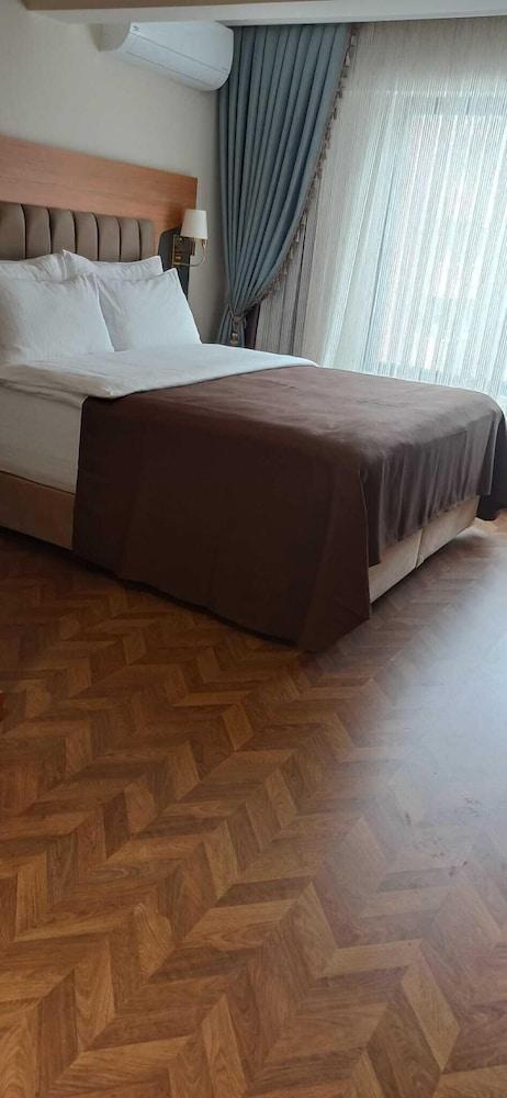 Ak Life Hotel & Suit