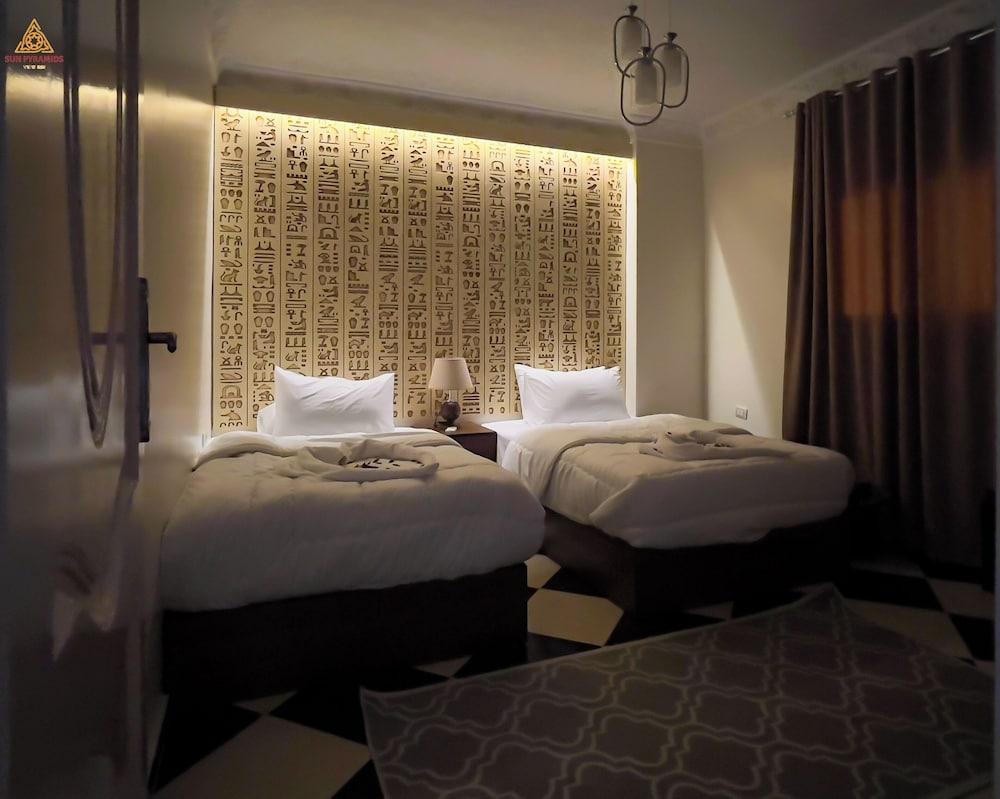 Sun Pyramids View Inn