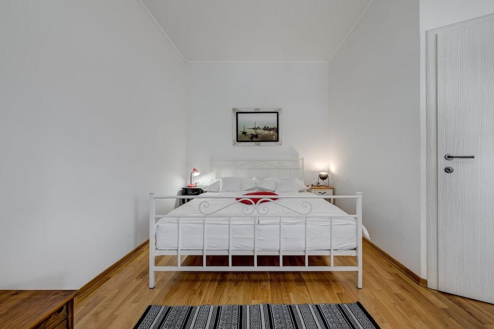 Apartment Dinka with terrace