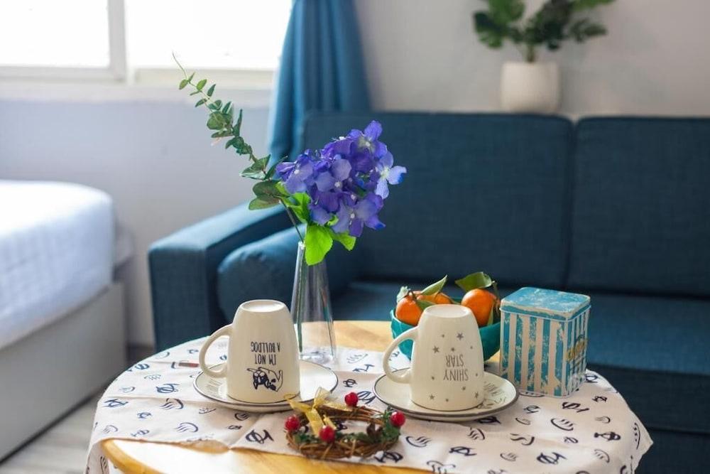 The Art - Hung Viet near Truc Bach lake