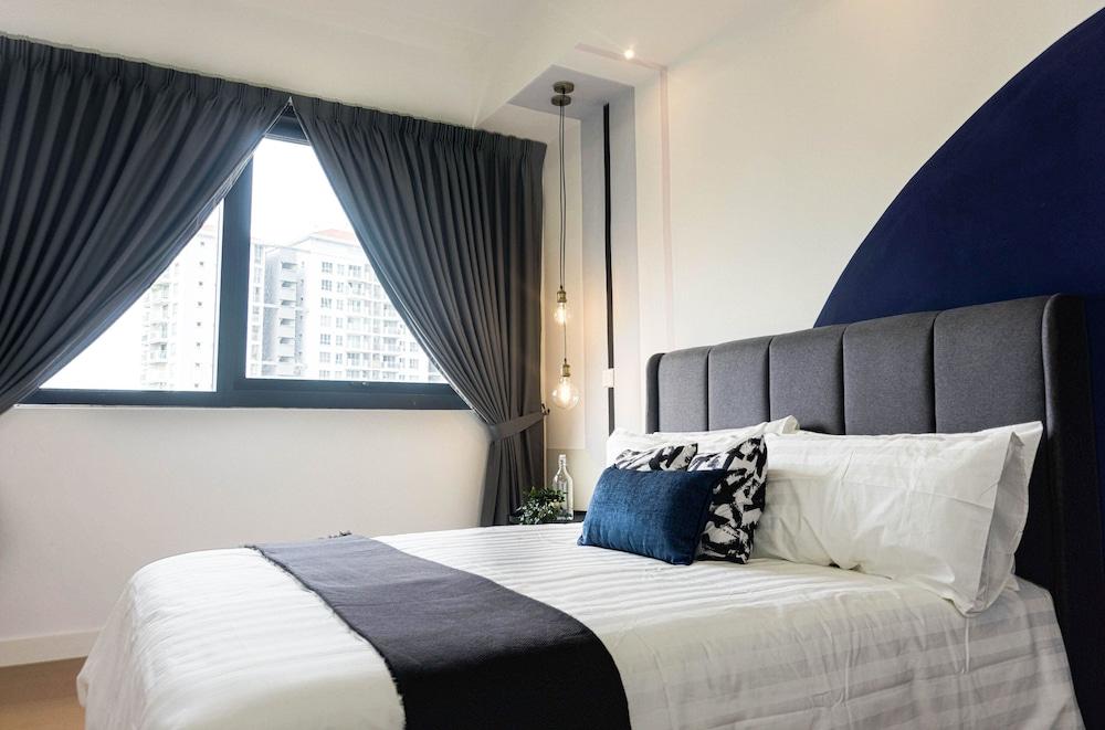 The Hub SS2 by manatidur