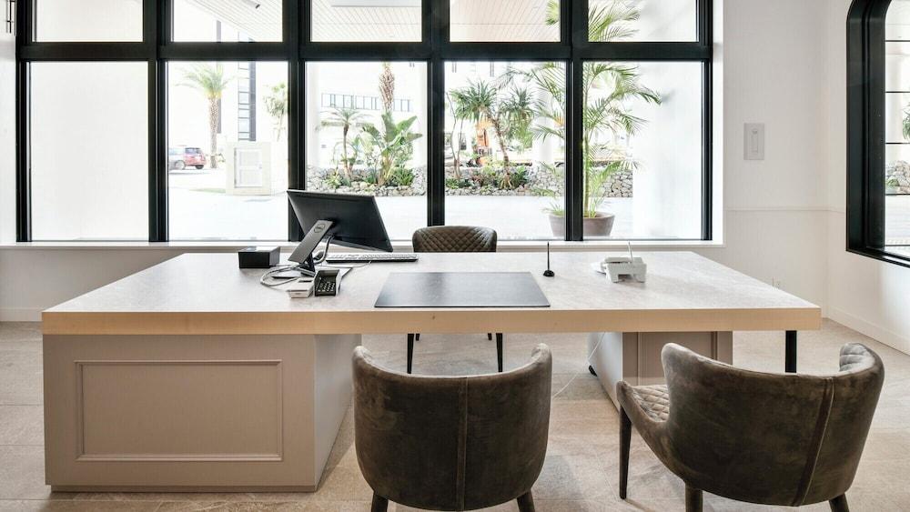 Lequ Okinawa Chatan Spa & Resort