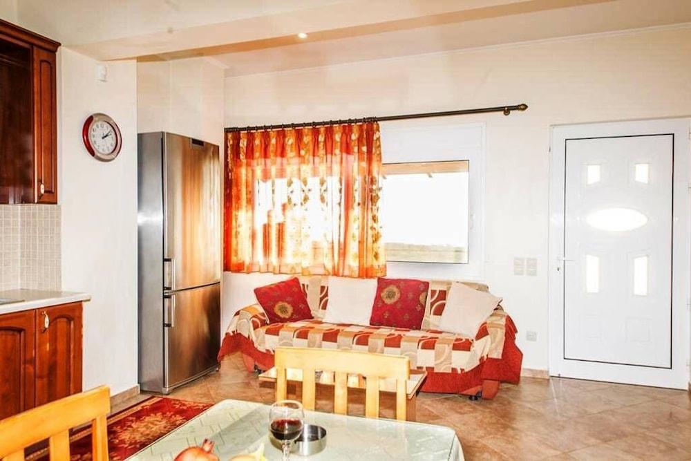 Seaview Flat In An Olive Grove By The Beach