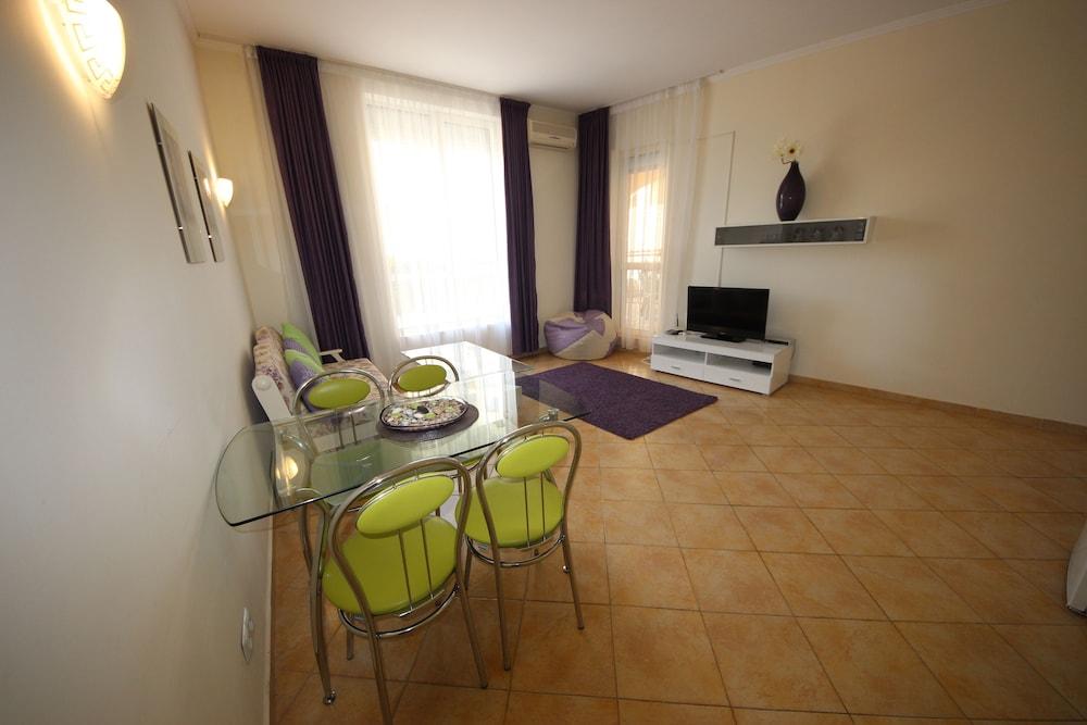 Menada Negresco Apartments