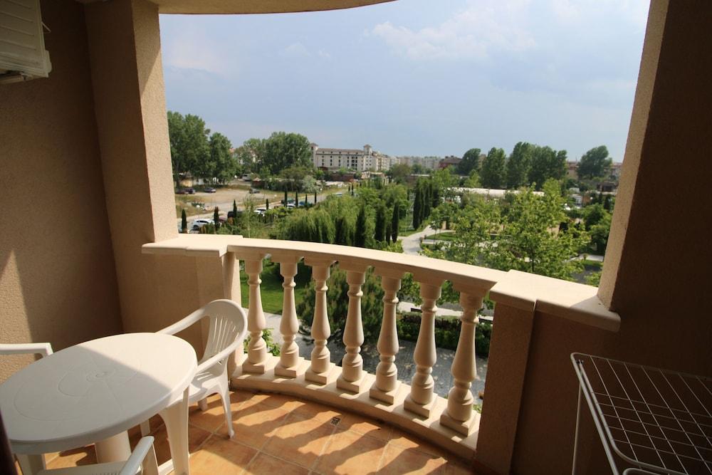 Menada Apartments in Cascadas