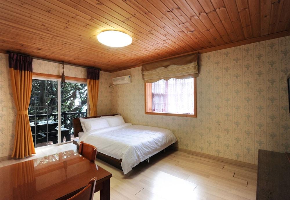 Geoje Floria Pension