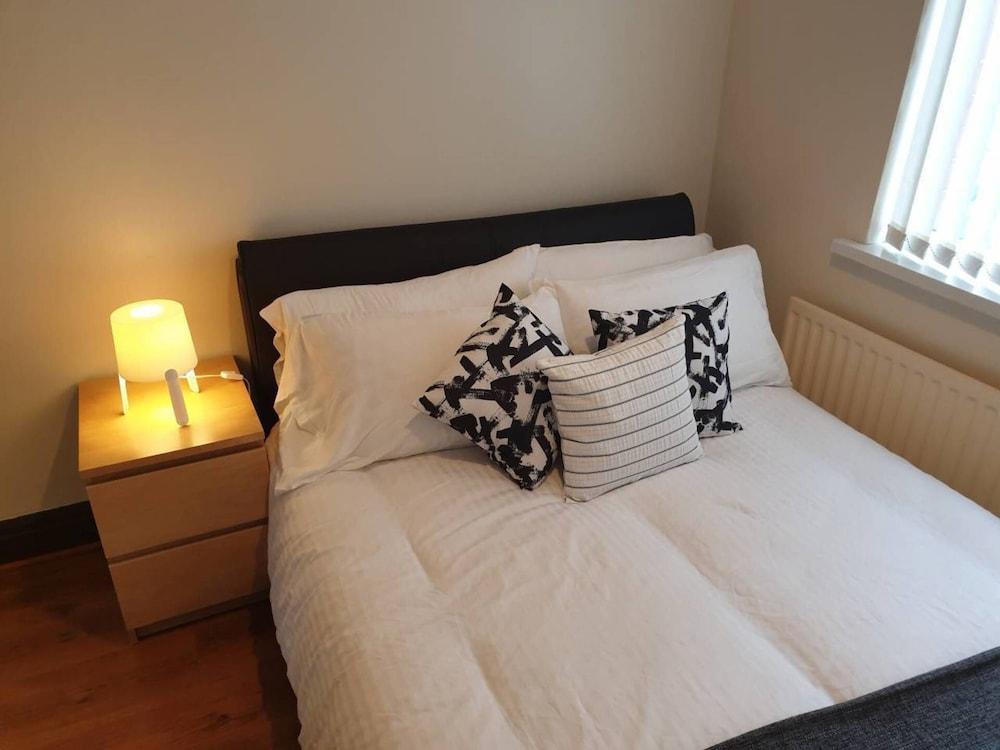 South Shield's Emerald 2 Bed Apartment