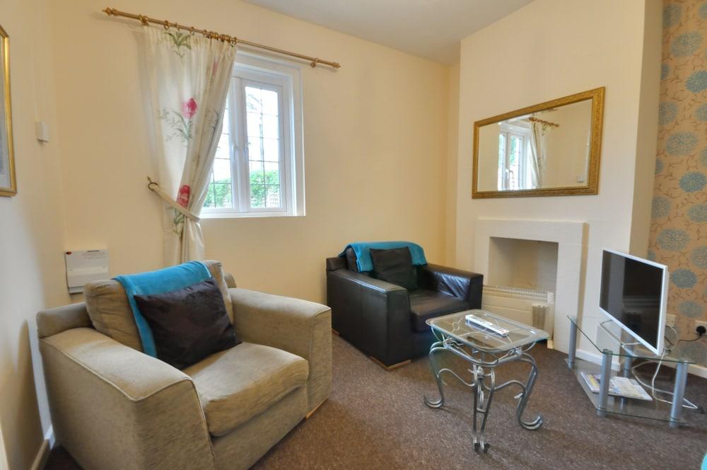 Somerville Coach House 2