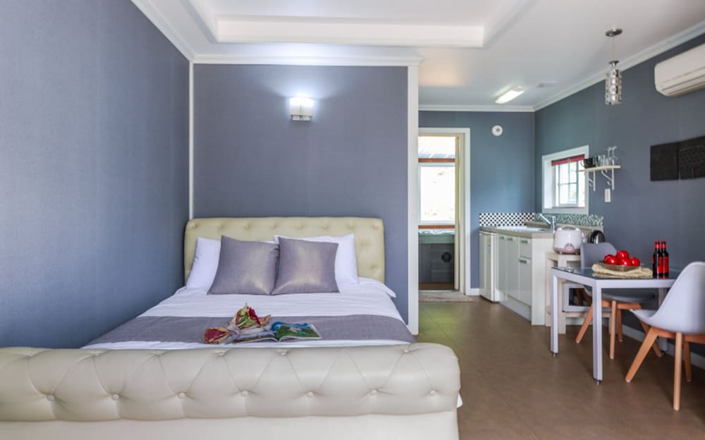 Morning Lake Pension