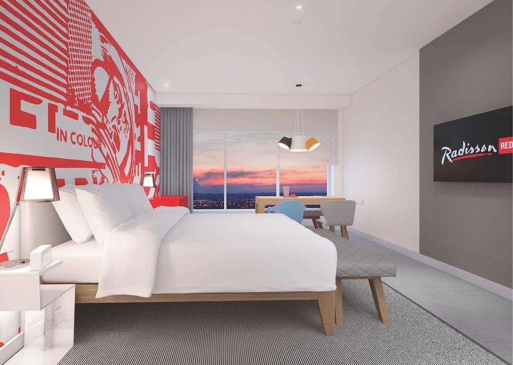 Radisson Red Dubai Silicon Oasis