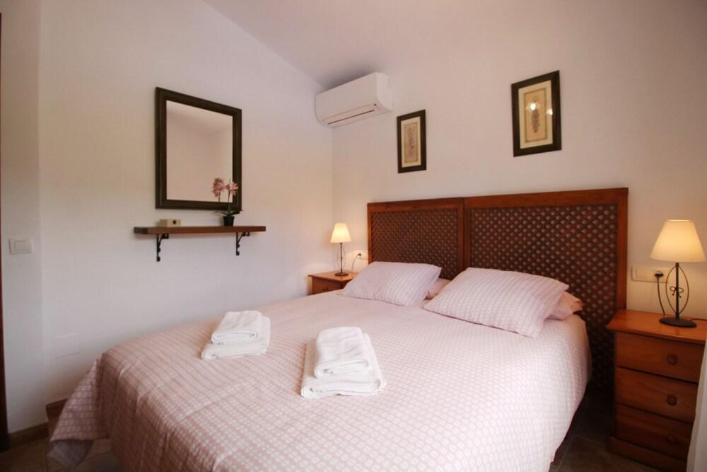 1076 Cortijo de la Musica