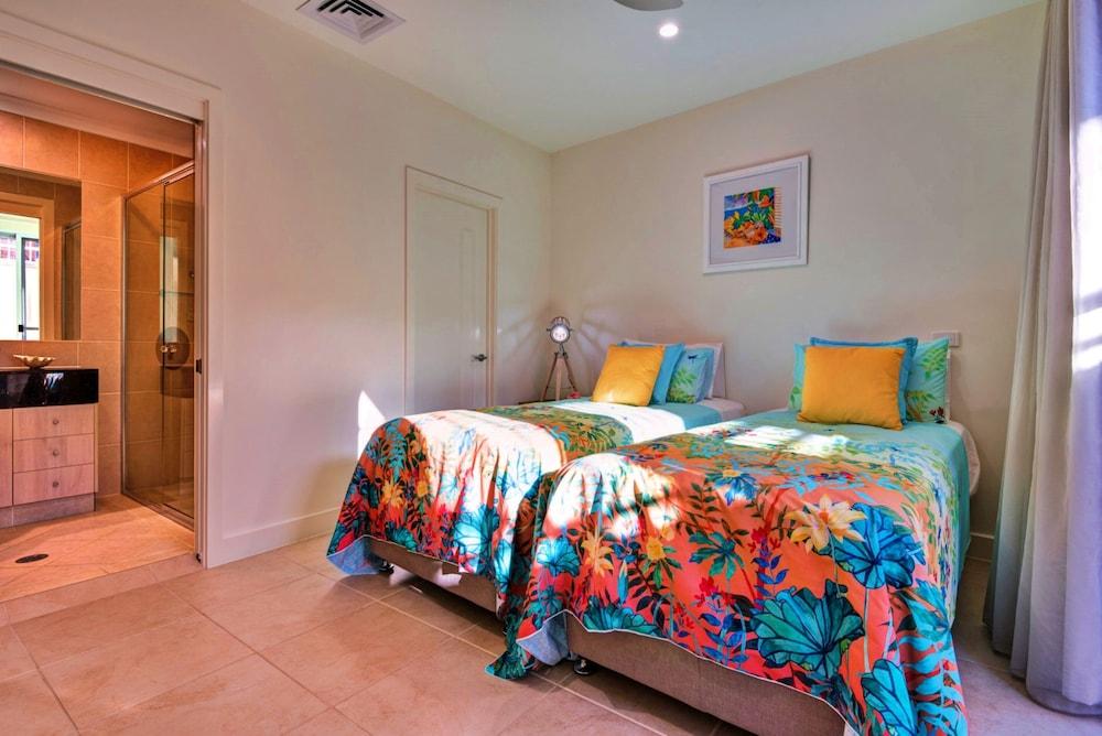 La Bella Waters 1 Wide Ocean Views