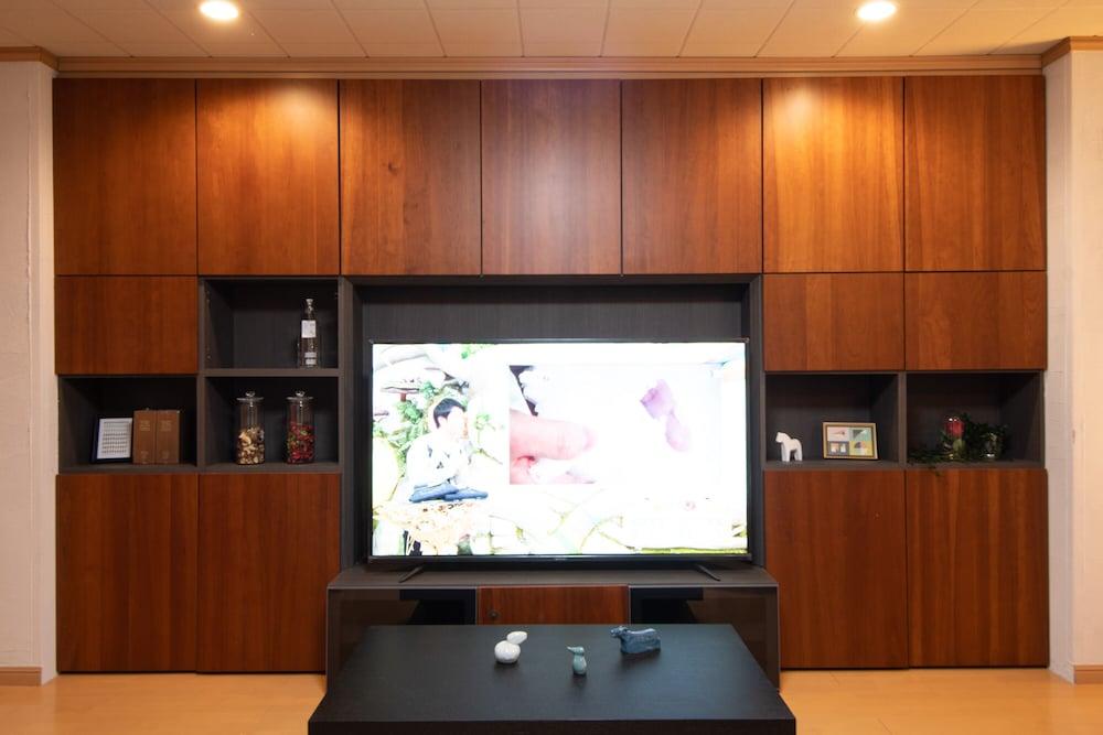 The Experience Uehonmachi