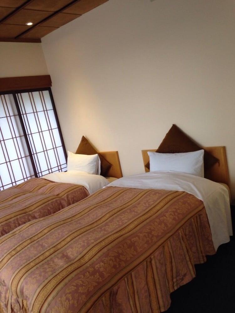 Hakuba West Coast Inn Villa