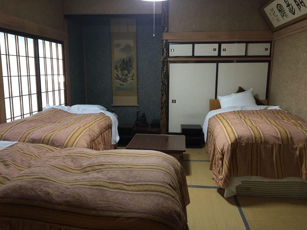 Hakuba West Coast Inn Villa