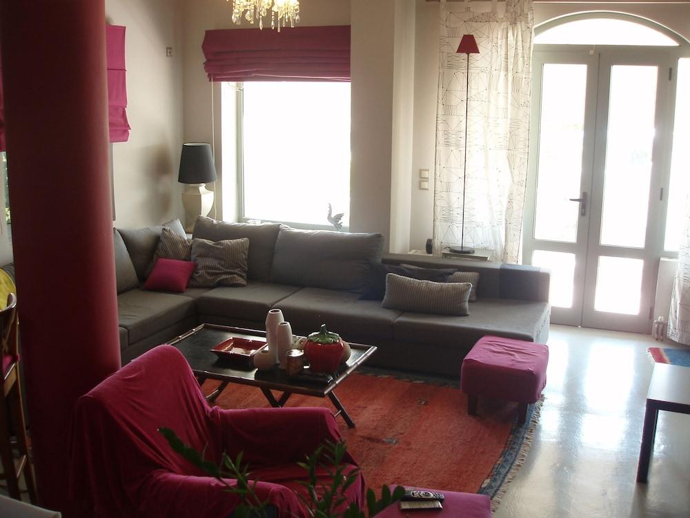 Gorgeous Apartment Pool Anavissos