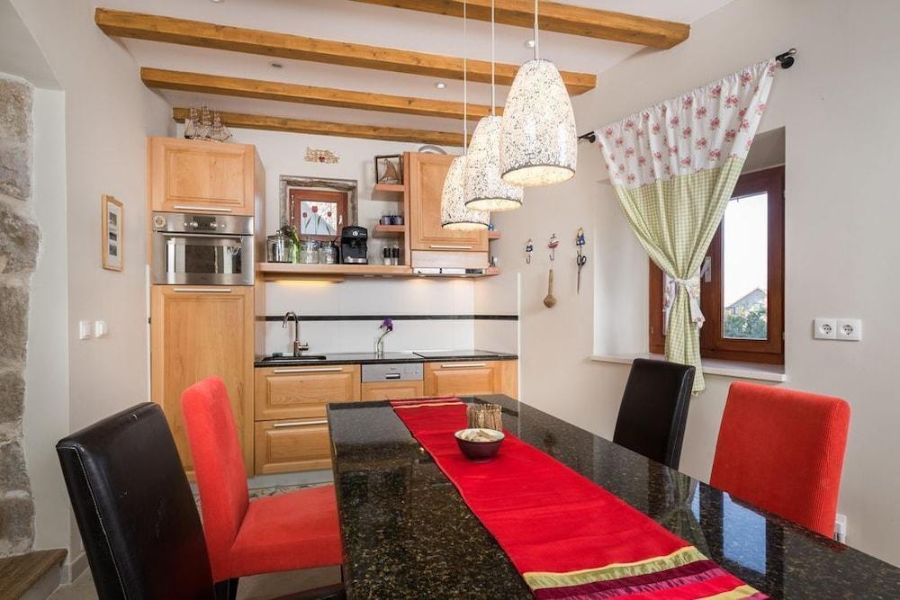 Holiday Home Secret Garden