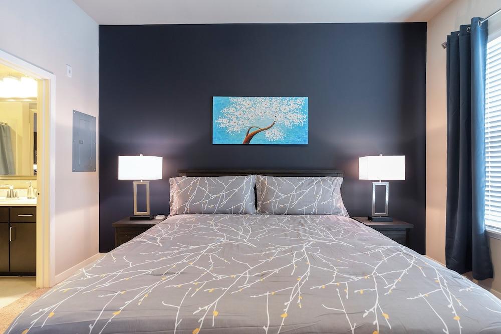 Luxury Med Center Fully Equipped King Sized Bed Condos