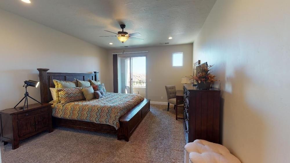 Spacious St George Vacation Home by Redawning