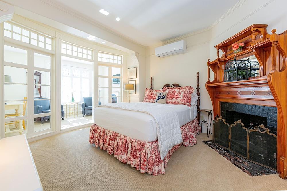 Bass Cottage & Ullikana