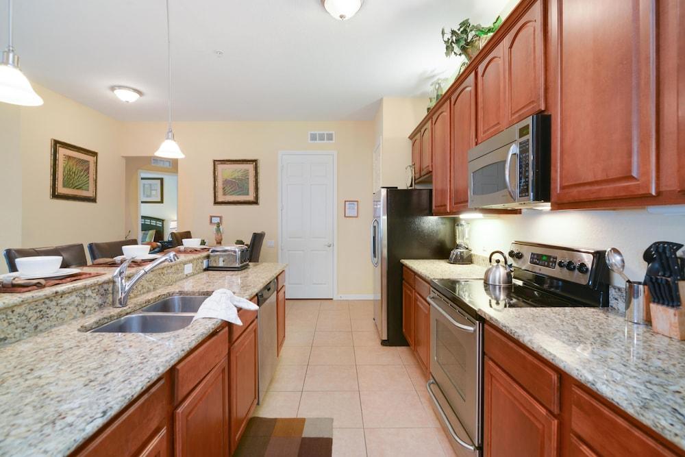 Chantilly Villa by VillaDirect