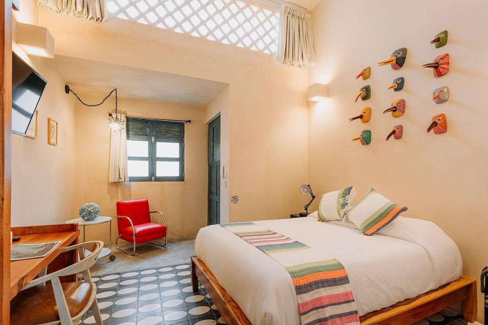 Waye Valladolid Centro – Sustainable, Authentic Experiences & Pet Friendly Boutique Hotel