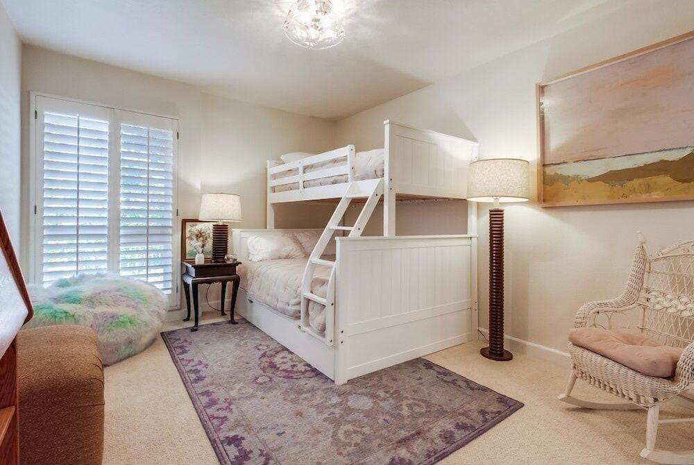 Sbtc161 3 Bedroom Condo