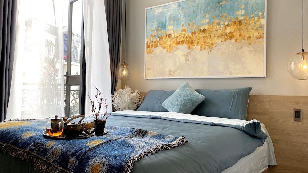 Hue Crown Boutique Hotel