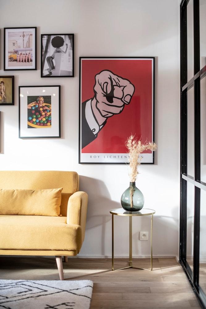 The Regent Traveller