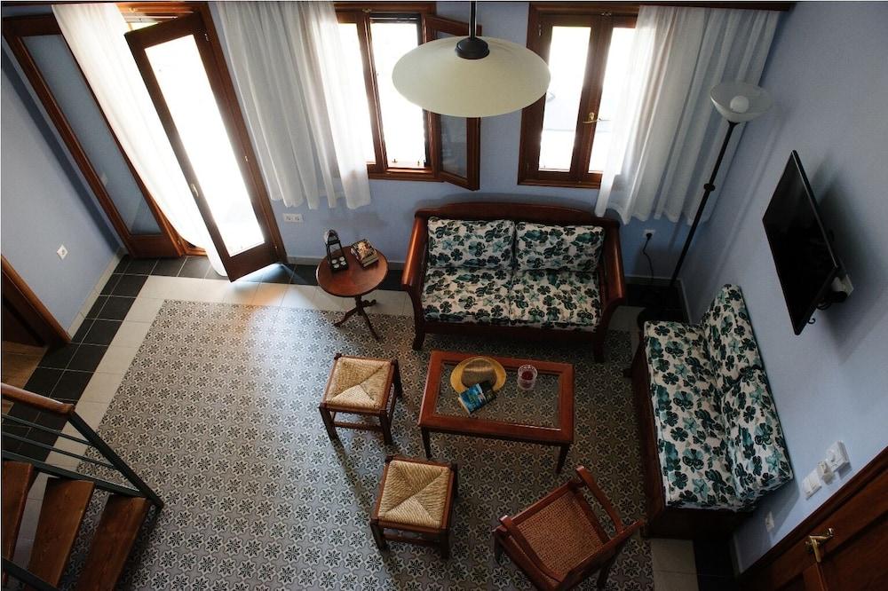 Alisahni Beachfront Villas