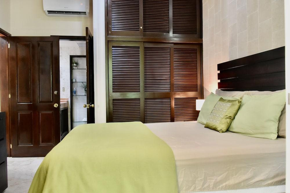 Chan Bahlum By Select