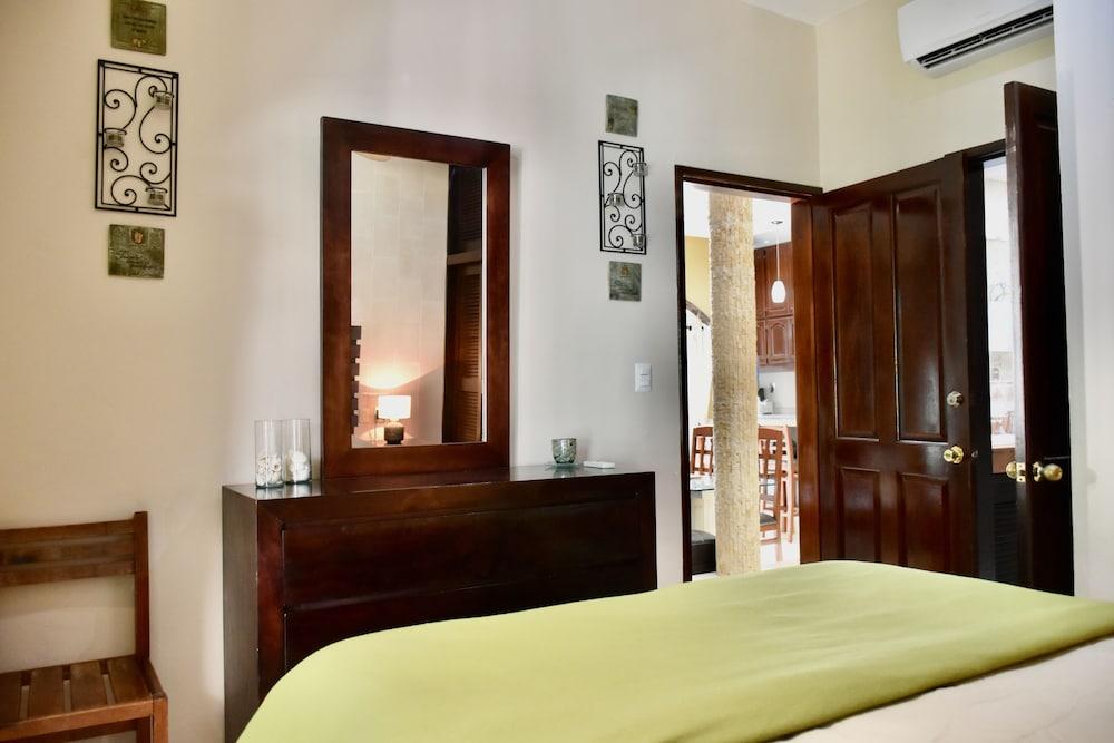 Chan Bahlum By Select