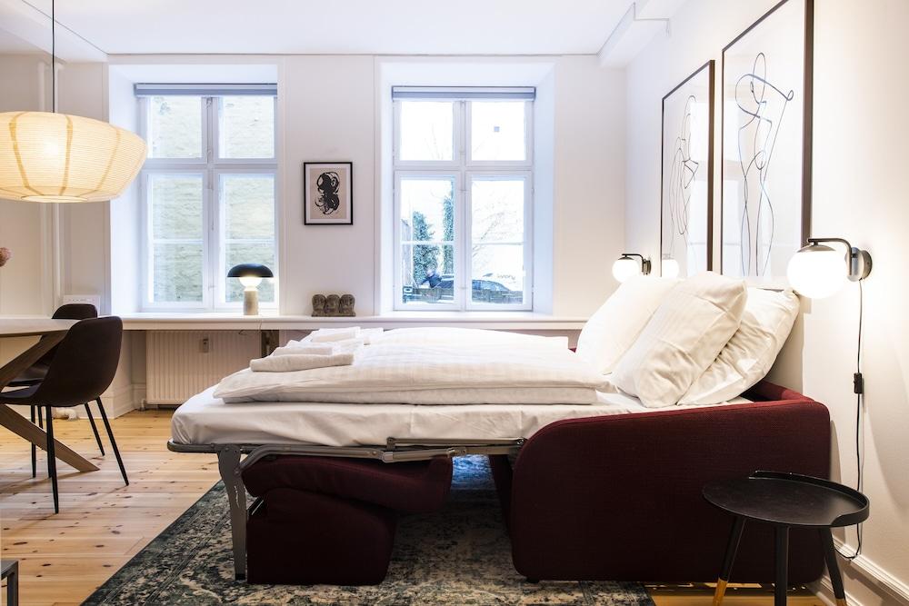 Town Hall apartments by Daniel&Jacob’s