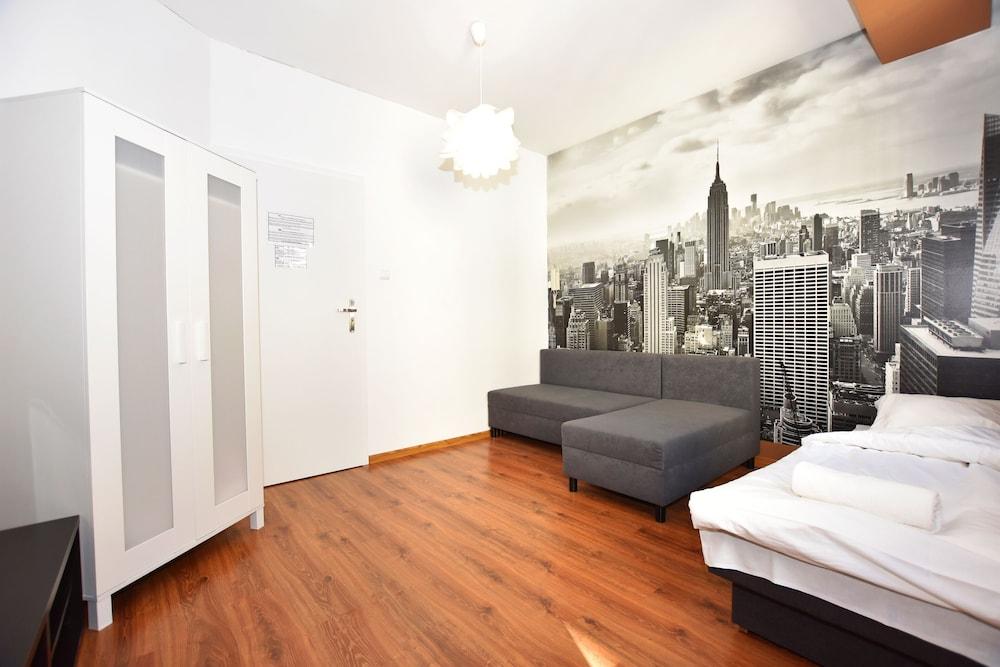 DUKES ApartHostel - Old Town