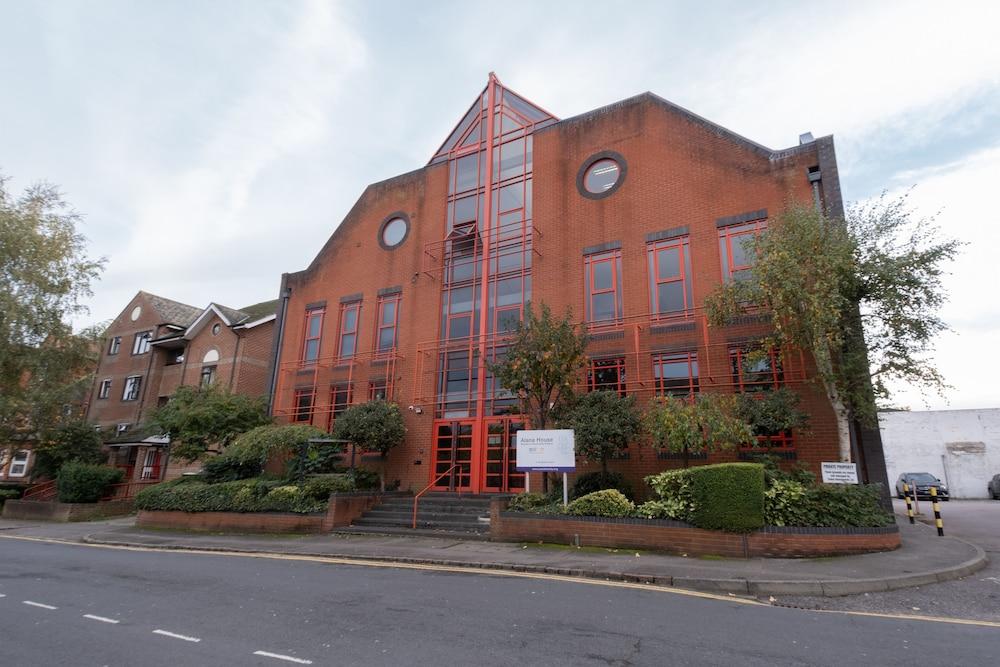 Reading Town Centre- Studio Apartment