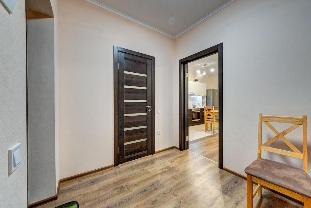 Apartment Voskresenska 18