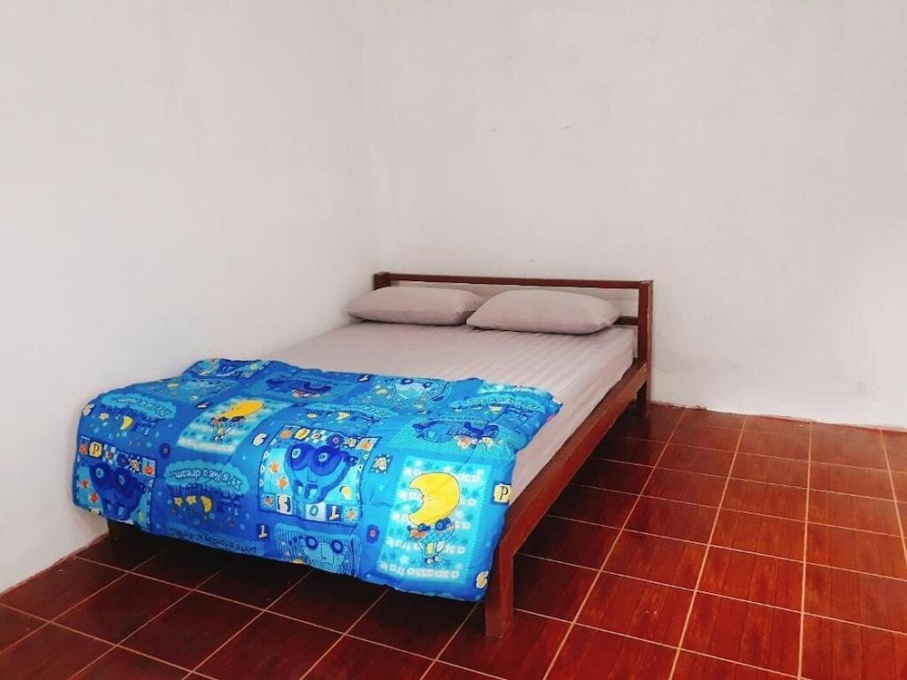 Ba'mi thakhek hostel