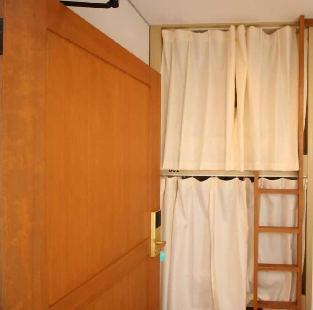 The Next Door - Hostel