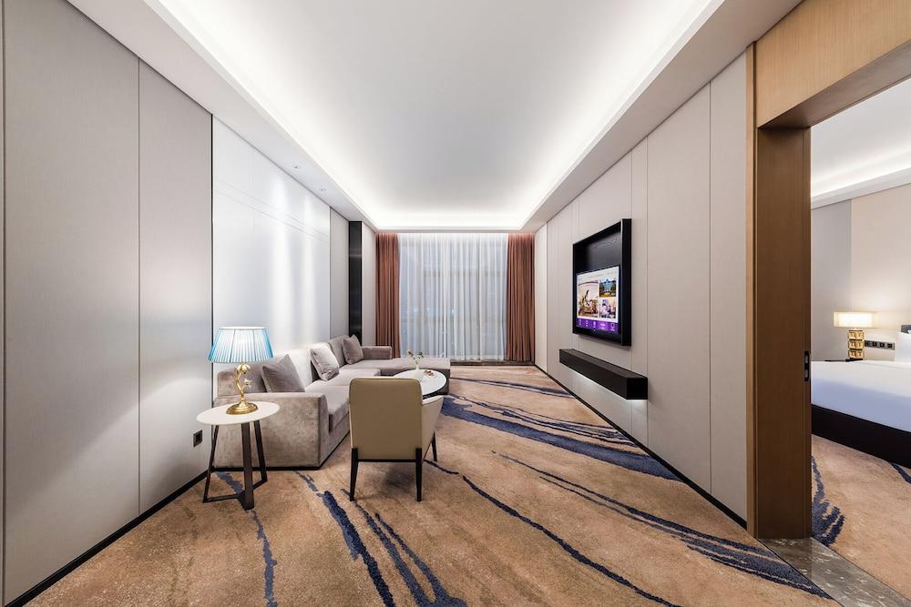 Shenzhen Longgang Kunyi Mercure Hotel