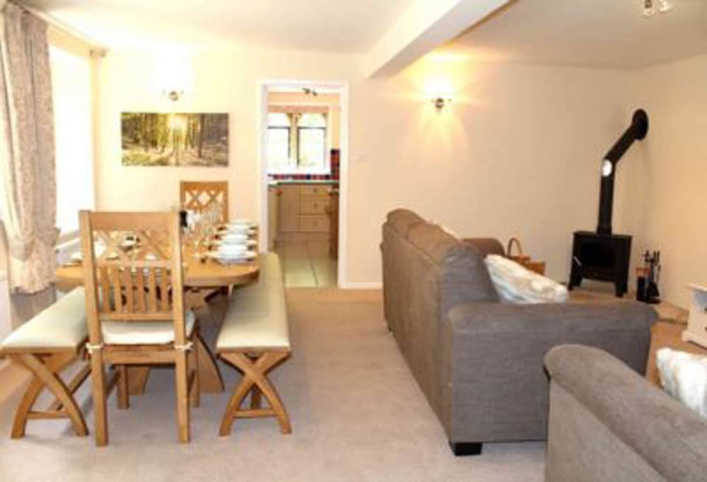 Cotswolds Valleys Accommodation Springfl