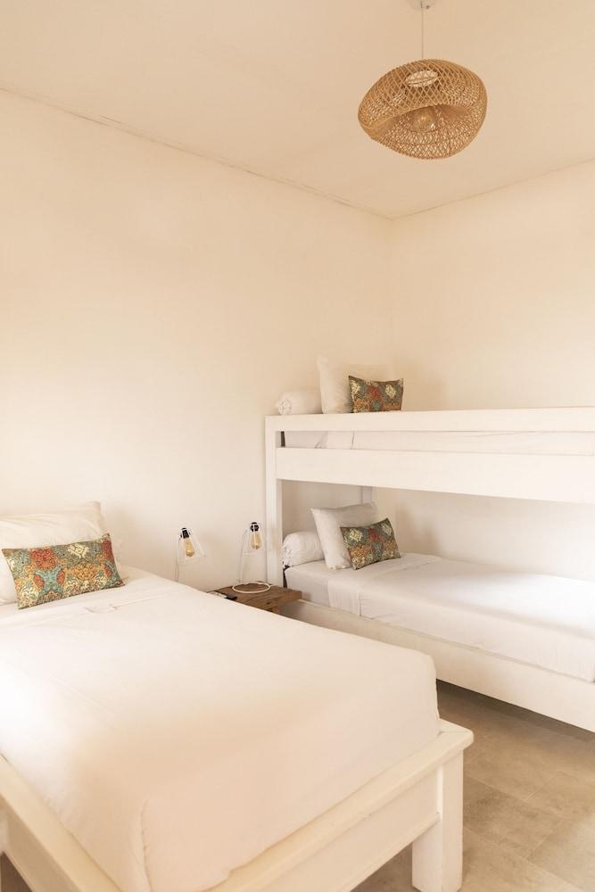 The Room Padang-Padang