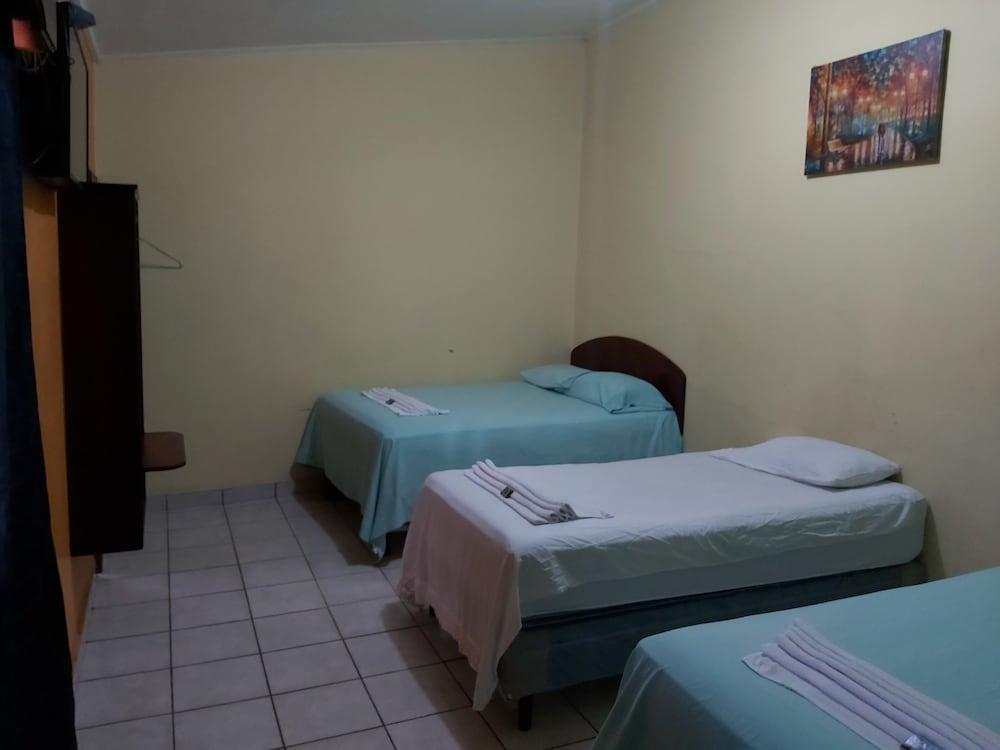 Mados Hotel Tamarindo