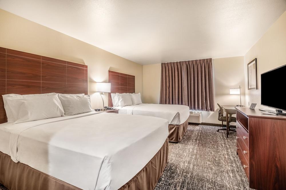Cobblestone Hotel & Suites - Cozad