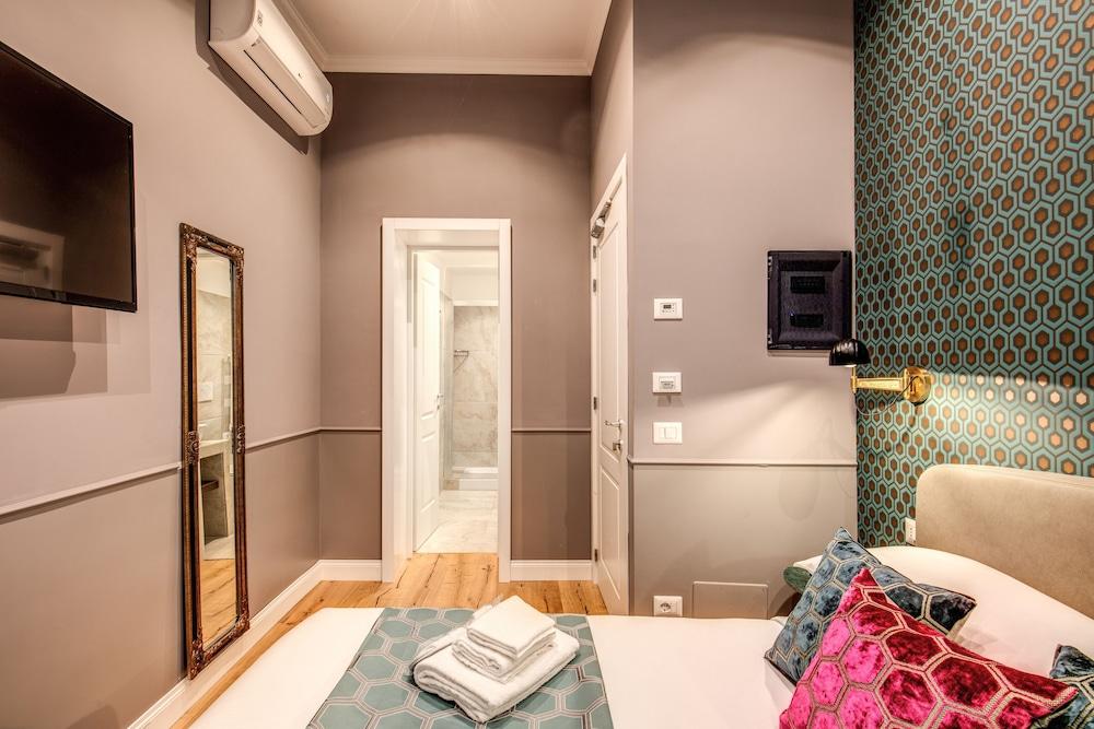 Tree Charme Parliament Boutique Hotel