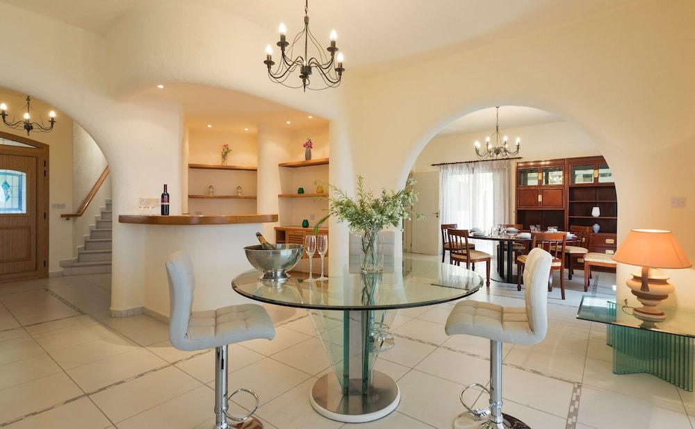 Resitour - Kamares Village