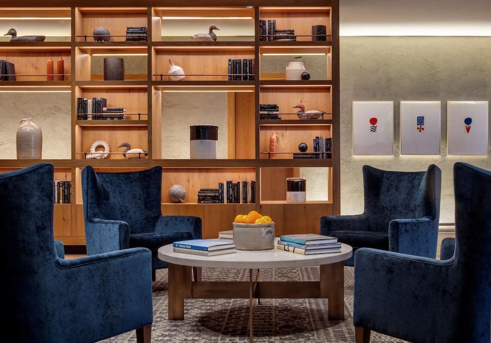 Canopy by Hilton Baltimore Harbor Point